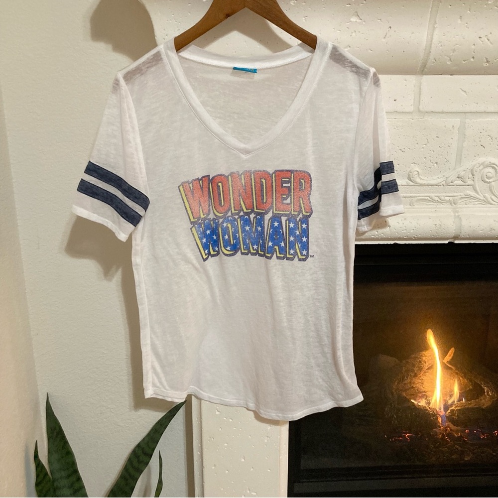 DC Comics Wonder Woman Graphic Tee White Small S